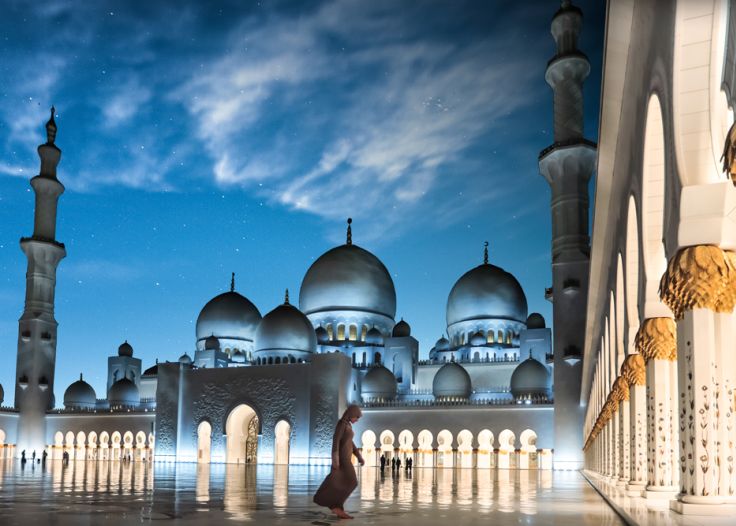 News DCTAbuDhabi CourtyardOfSheikhZayedGrandMosque