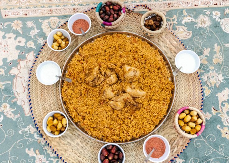 News DCTAbuDhabi Traditional Meal With An Emirati
